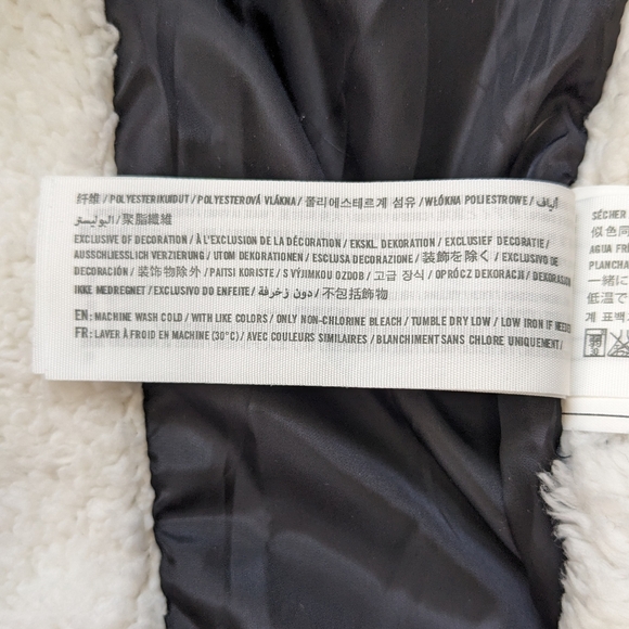 Hollister Fur-lined Hooded Puffer Vest | XS | EUC - Picture 10 of 12